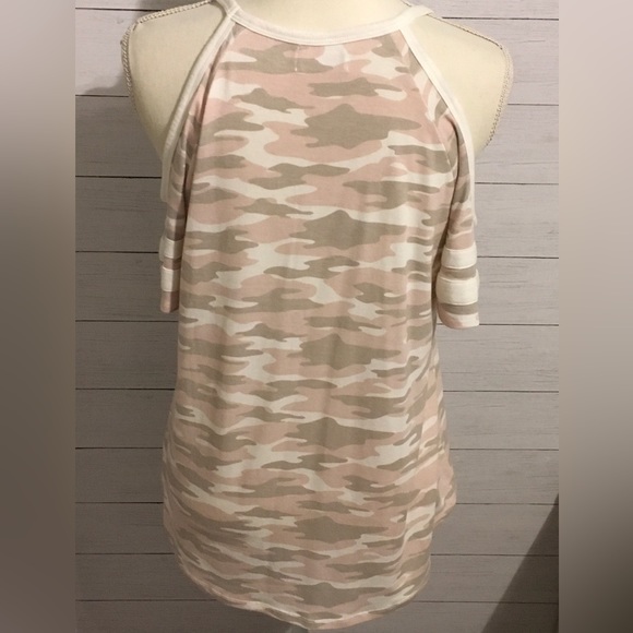 Off Shoulder Camo Top - Picture 3 of 4